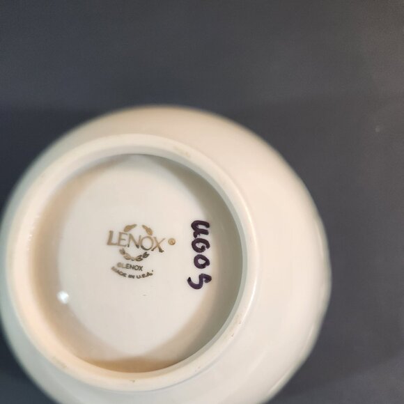 VTG LENOX IVORY FINE PORCELAIN PIERCED ROSES 24K GOLD TRIM DISH BOWL MADE in USA - Picture 3 of 6